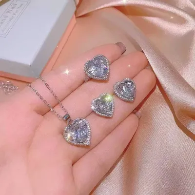 Zircon Love White Crystel Necklace Set (4 pcs)